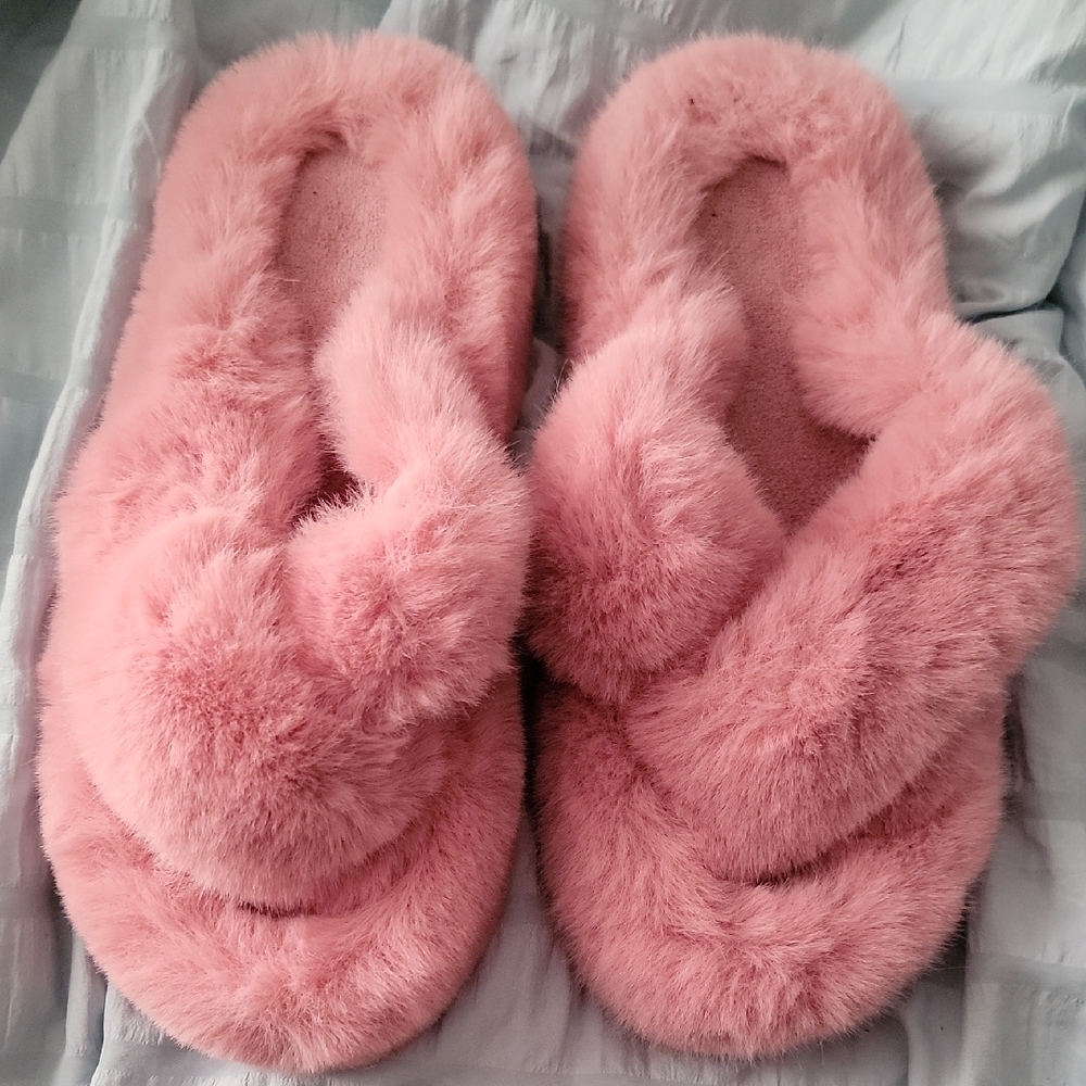 Cozy Pink Faux Fur Slippers